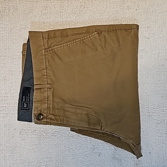 Gap pants in Excellent (like new) condition men's Size 40x32 in dark beige - Picture 3 of 4